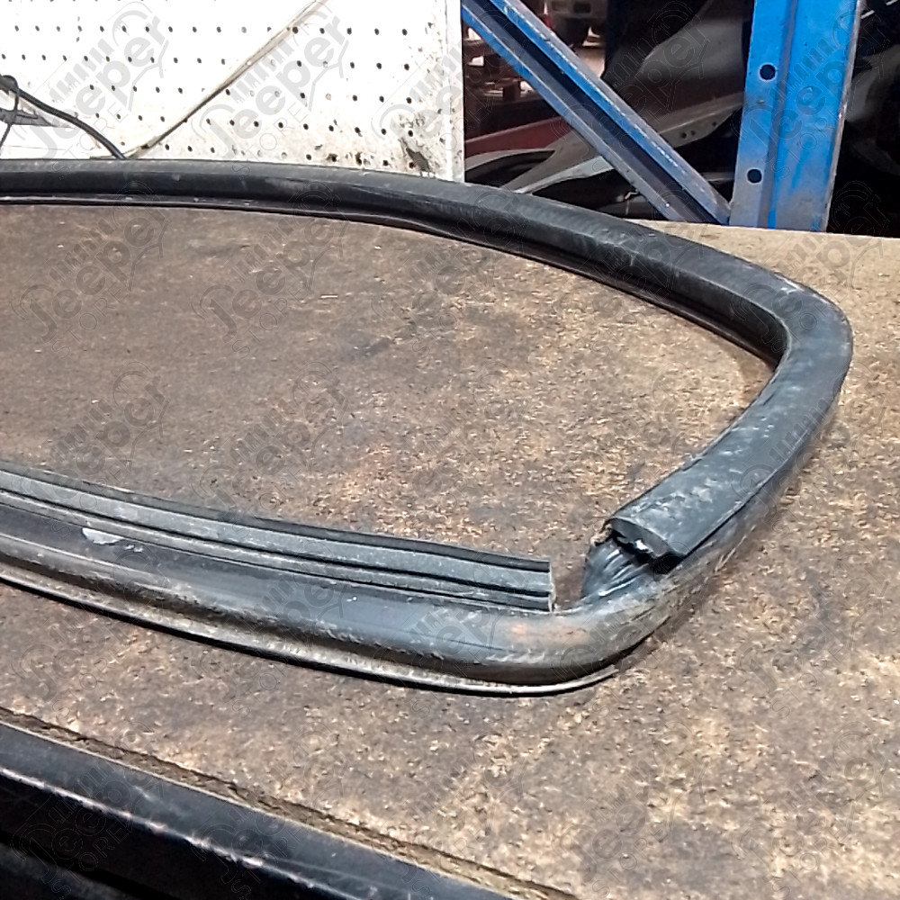 Occasion : Joint de vitre avant gauche pour Jeep Grand Cherokee WJ, WG