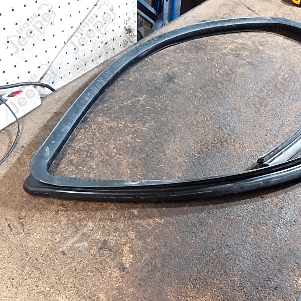 Occasion : Joint de vitre avant gauche pour Jeep Grand Cherokee WJ, WG