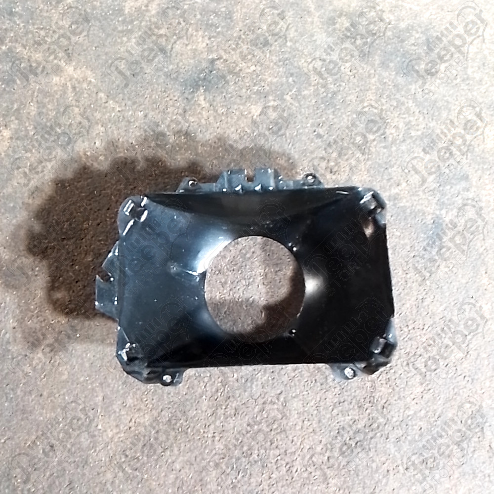 Occasion : Cuvelage pour phare avant droit version Europe pour Jeep Wrangler YJ