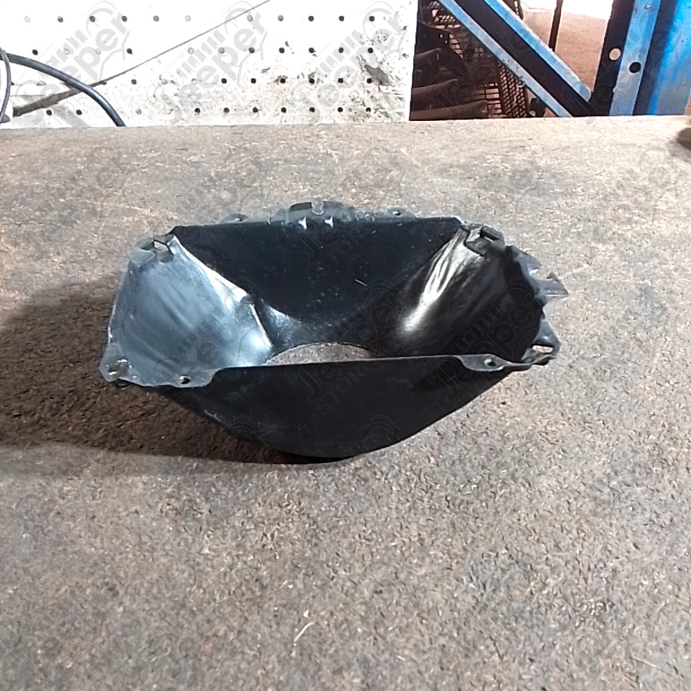 Occasion : Cuvelage pour phare avant gauche version Europe pour Jeep Wrangler YJ