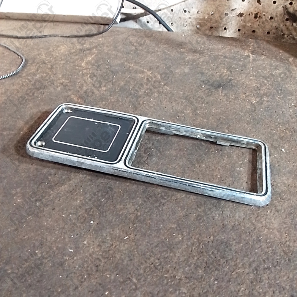 Occasion : Cache plastique intérieur porte côté droit pour Jeep Cherokee XJ