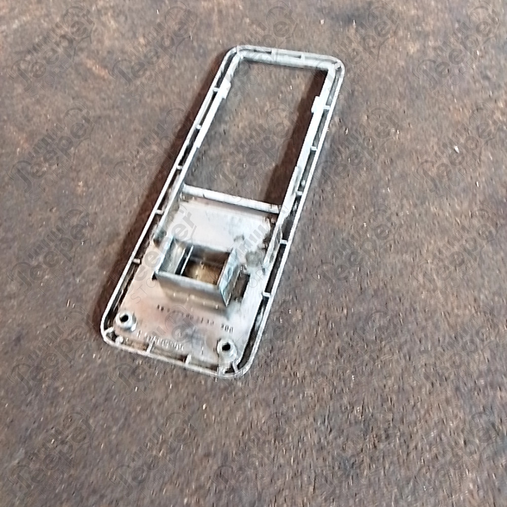 Occasion : Cache plastique intérieur porte côté droit pour Jeep Cherokee XJ