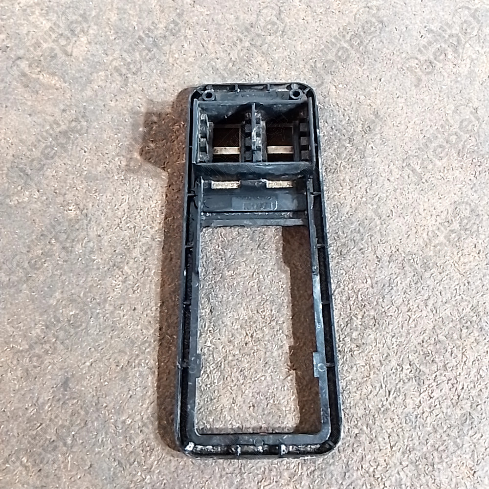 Occasion : Cache plastique intérieur porte avant gauche pour commande vitre pour Jeep Cherokee XJ