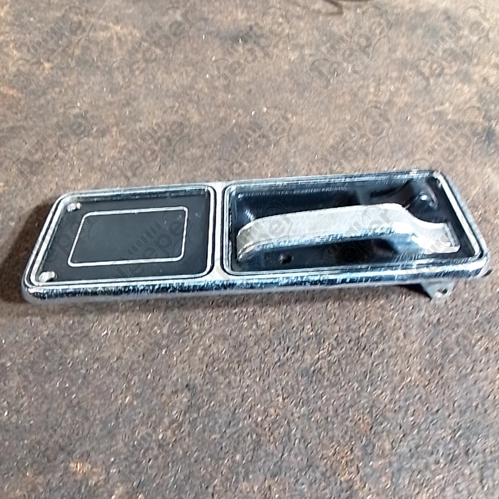 Occasion : Cache plastique + poignée intérieur porte avant droite pour Jeep Cherokee XJ