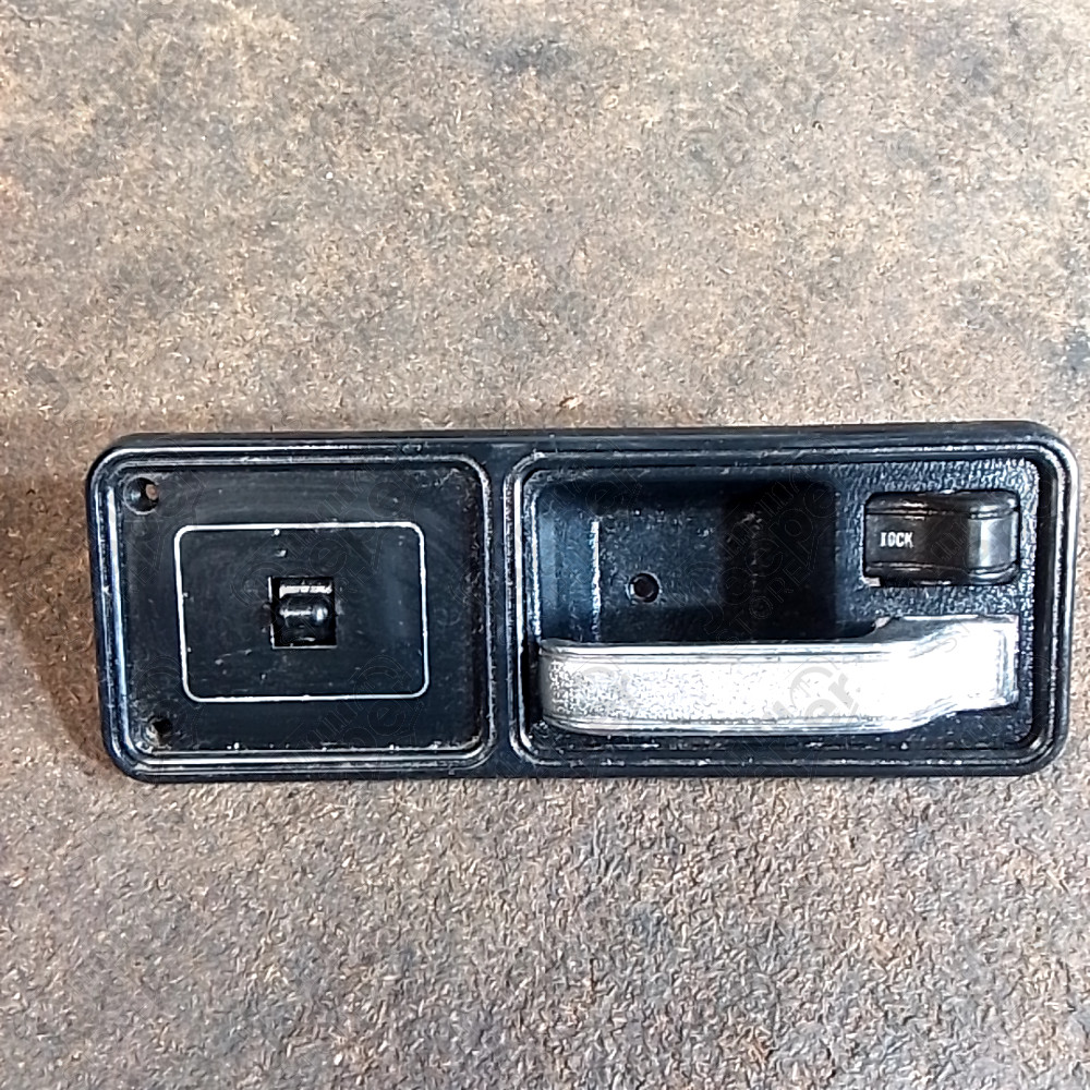 Occasion : Cache plastique + poignée intérieur porte arrière droit pour Jeep Cherokee XJ