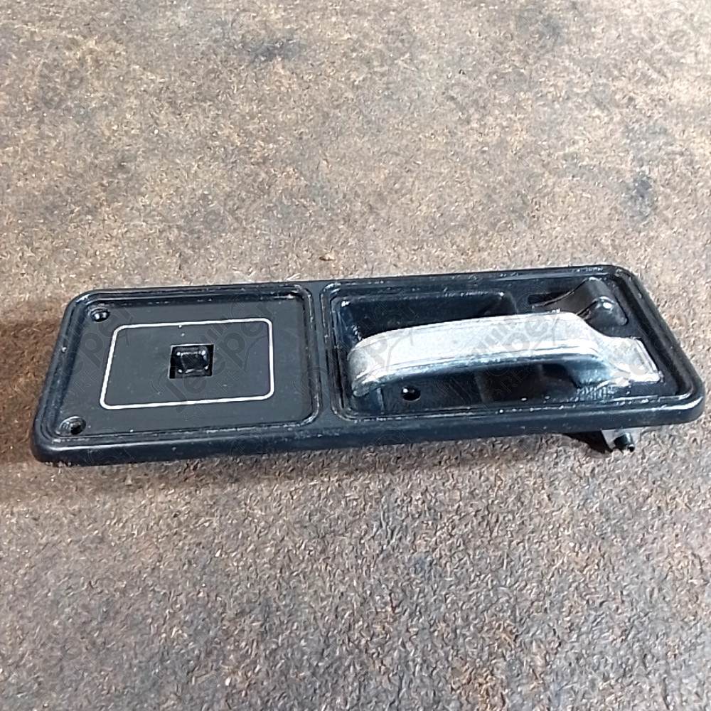 Occasion : Cache plastique + poignée intérieur porte arrière droit pour Jeep Cherokee XJ