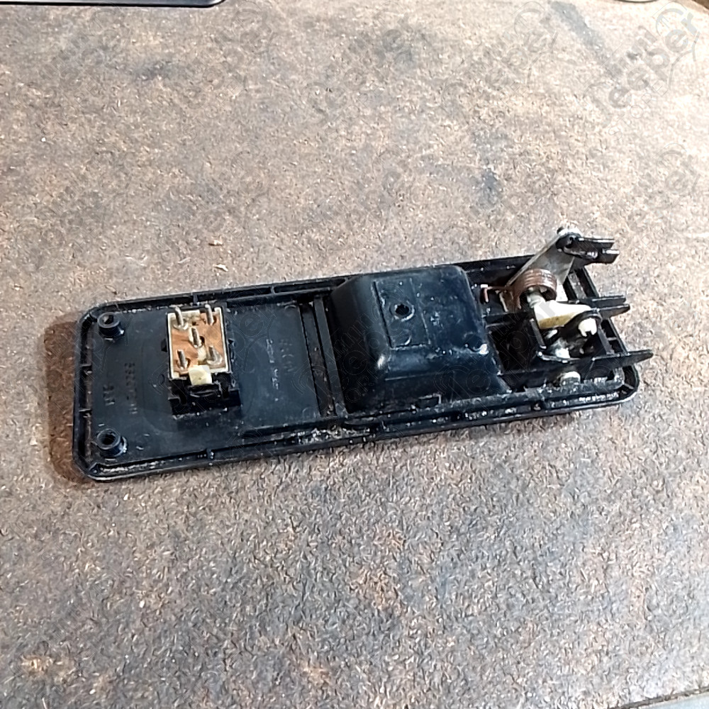 Occasion : Cache plastique + poignée intérieur porte arrière droit pour Jeep Cherokee XJ
