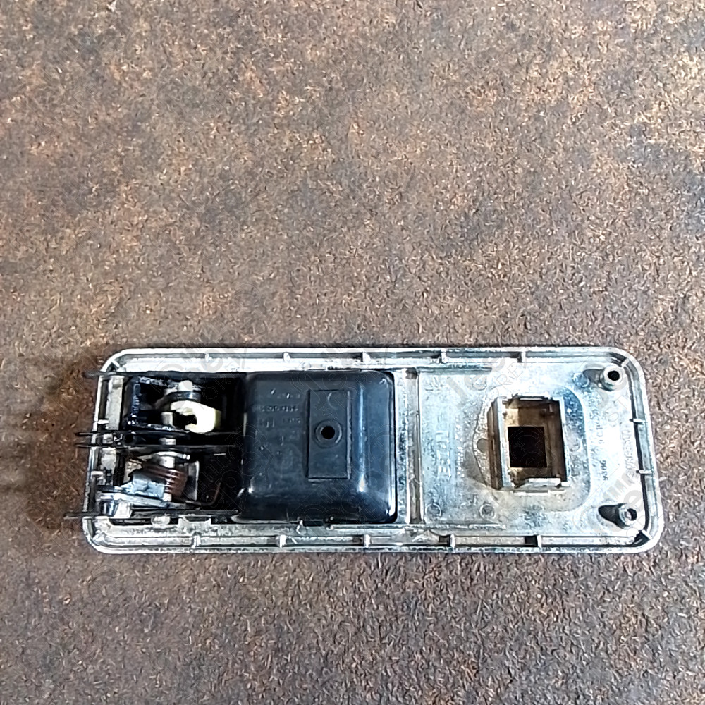 Occasion : Cache plastique + poignée intérieur porte arrière droit pour Jeep Cherokee XJ