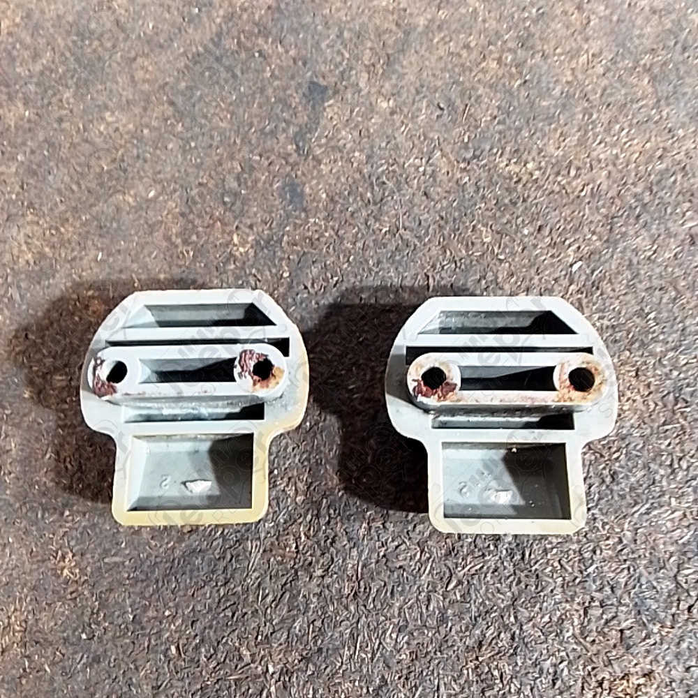 Occasion : Kit de 2 fixations de plage arrière pour Jeep Cherokee XJ