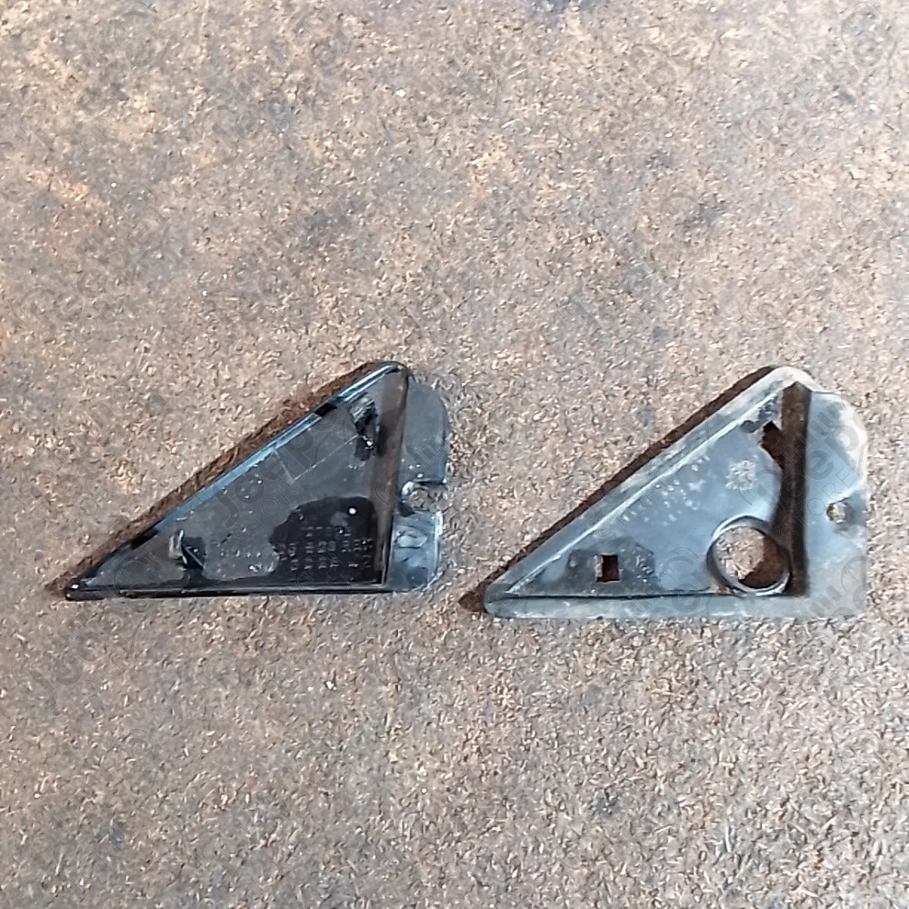 Occasion : Garniture de rétroviseur + joint intérieur noir côté passager pour Jeep Cherokee XJ