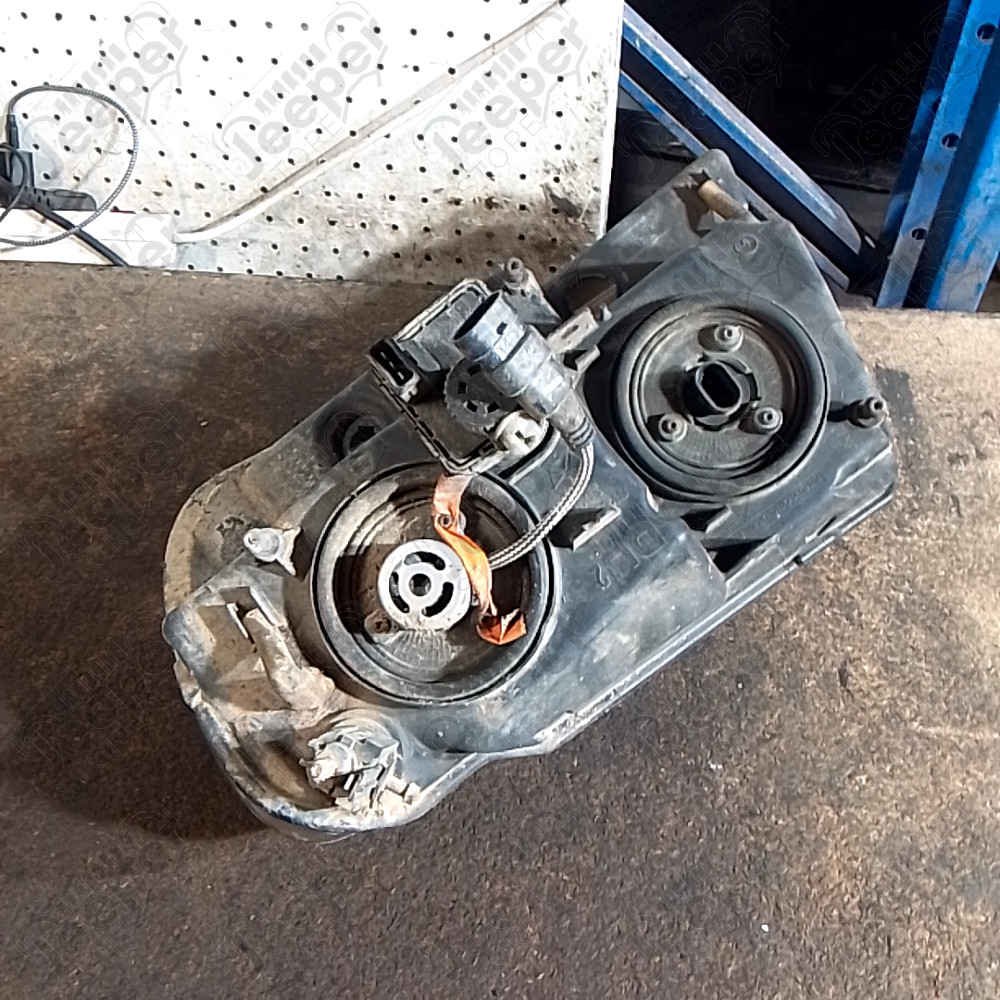 Occasion : Phare avant droit version Europe pour Jeep Grand Cherokee WJ, WG