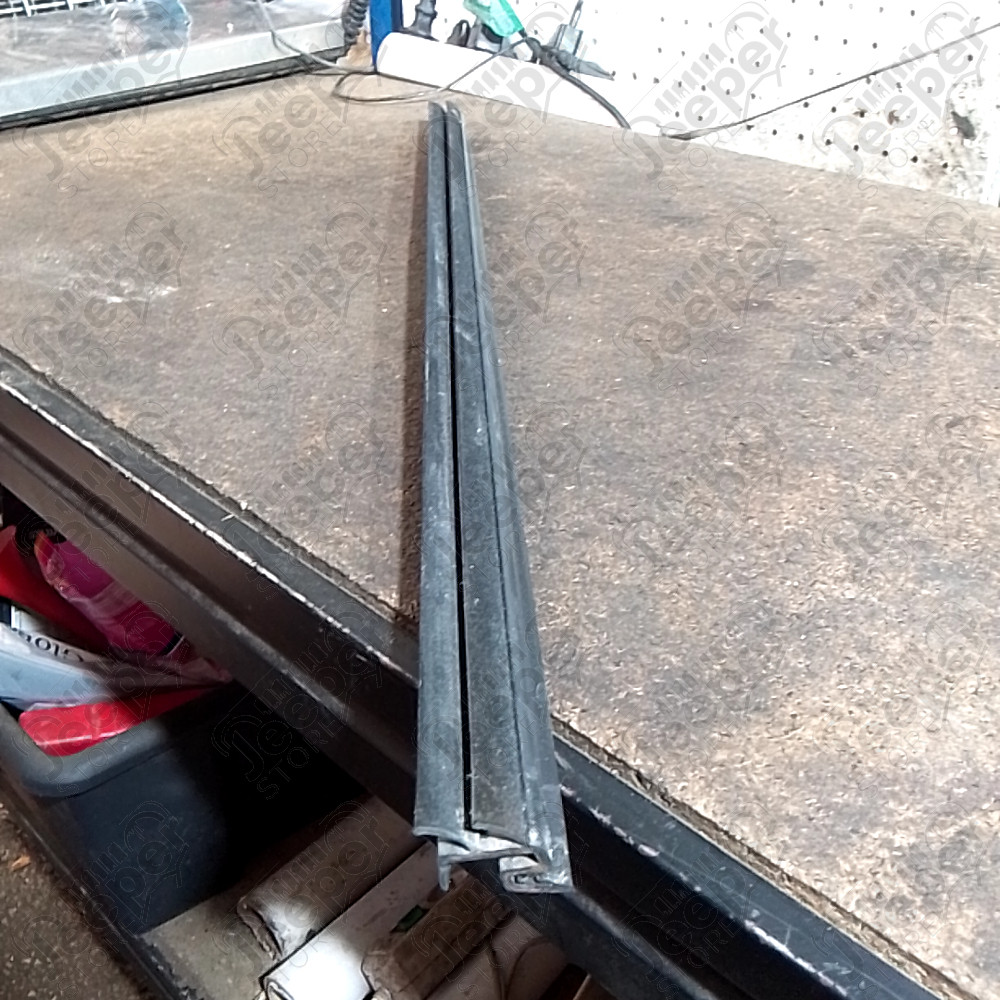 Occasion : Lèche vitre intérieur avant gauche pour Jeep Grand Cherokee WJ, WG