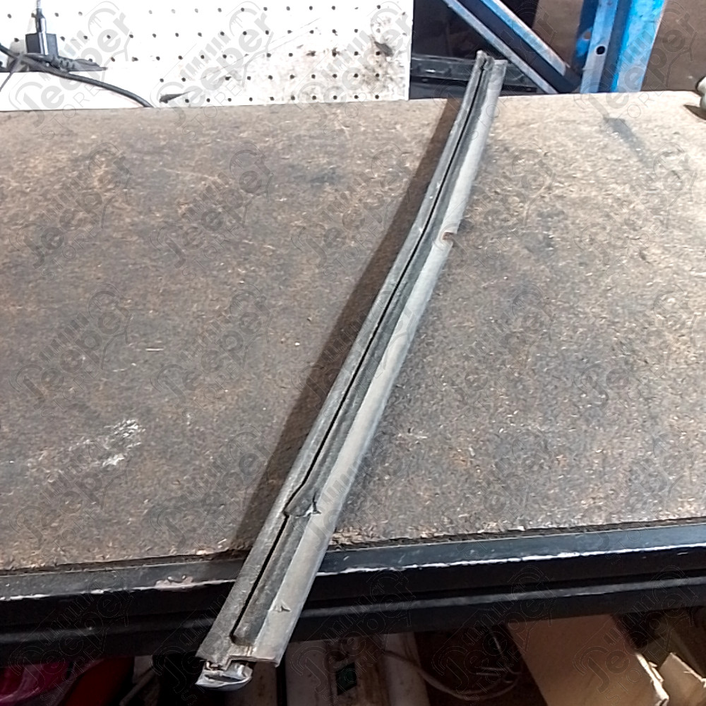 Occasion : Lèche vitre extérieur avant gauche pour Jeep Grand Cherokee WJ, WG
