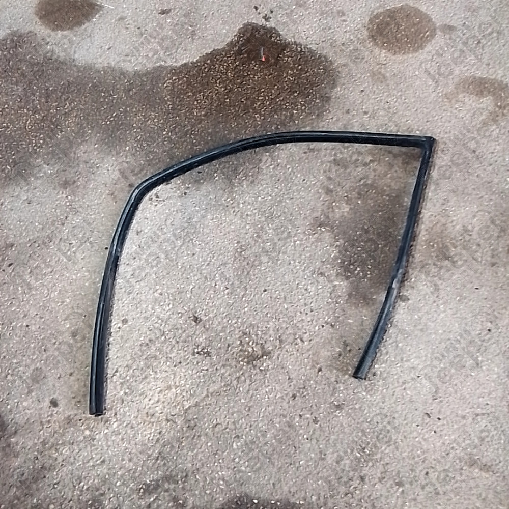 Occasion : Joint de fenêtre avant gauche pour Jeep Grand Cherokee WJ, WG