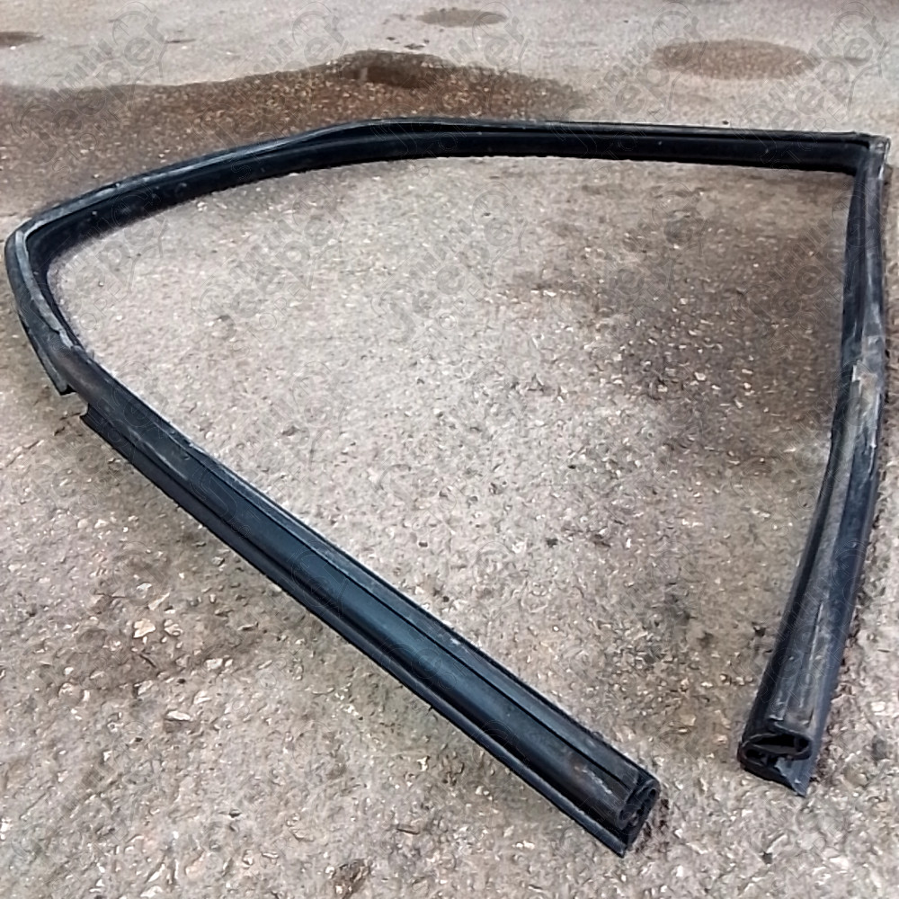Occasion : Joint de fenêtre avant gauche pour Jeep Grand Cherokee WJ, WG