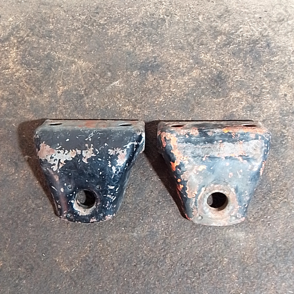 Occasion : Kit de 2 supports de caisse sur chassis pour Jeep divers
