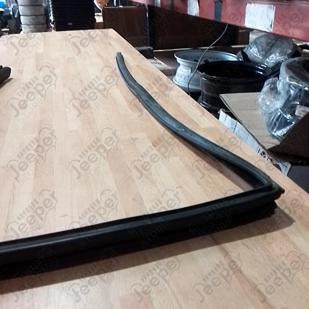 Occasion : Joint de vitre arrière droit pour Jeep Grand Cherokee WJ, WG
