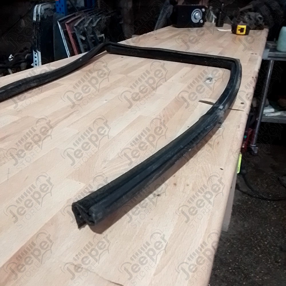 Occasion : Joint de vitre arrière droit pour Jeep Grand Cherokee WJ, WG