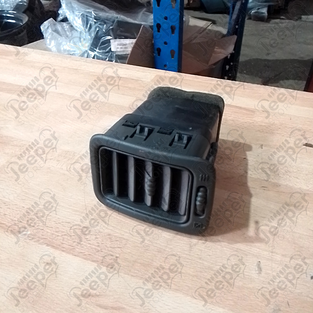 Occasion : Grille d'aération avant gauche pour tableau de bord pour Chevrolet Silverado 2500 HD 6.0L V8 Vortec - 2 portes