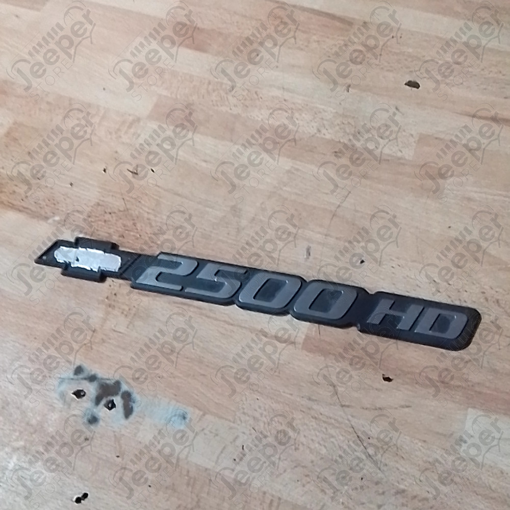 Occasion : Emblème "2500HD" pour porte pour Chevrolet Silverado 2500 HD 6.0L V8 Vortec - 2 portes