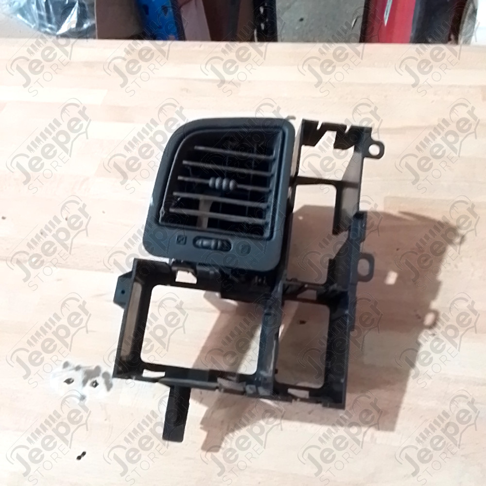 Occasion : Support tableau de bord pour ventilation + switch phares avant pour Chevrolet Silverado 2500 HD 6.0L V8 Vortec - 2 portes