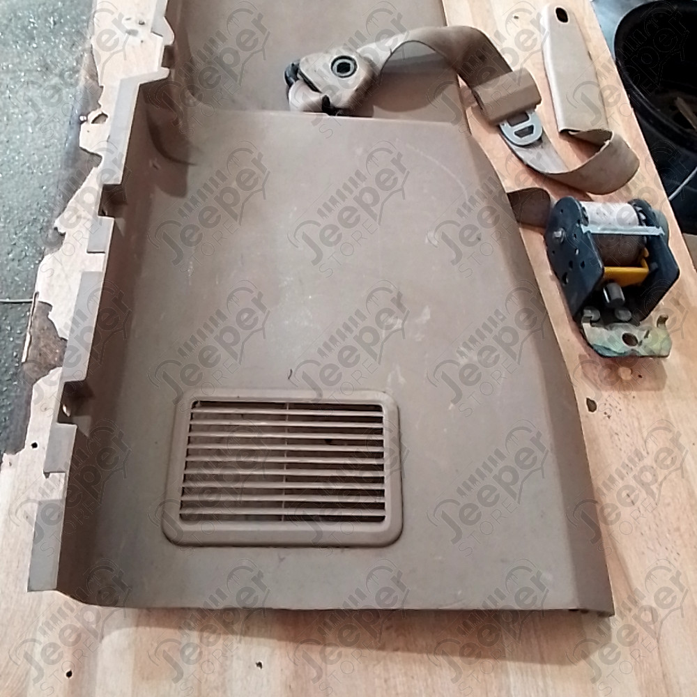 Occasion : Panneau plastique intérieur arrière gauche couleur beige avec ceinture de sécurité pour Jeep Comanche MJ