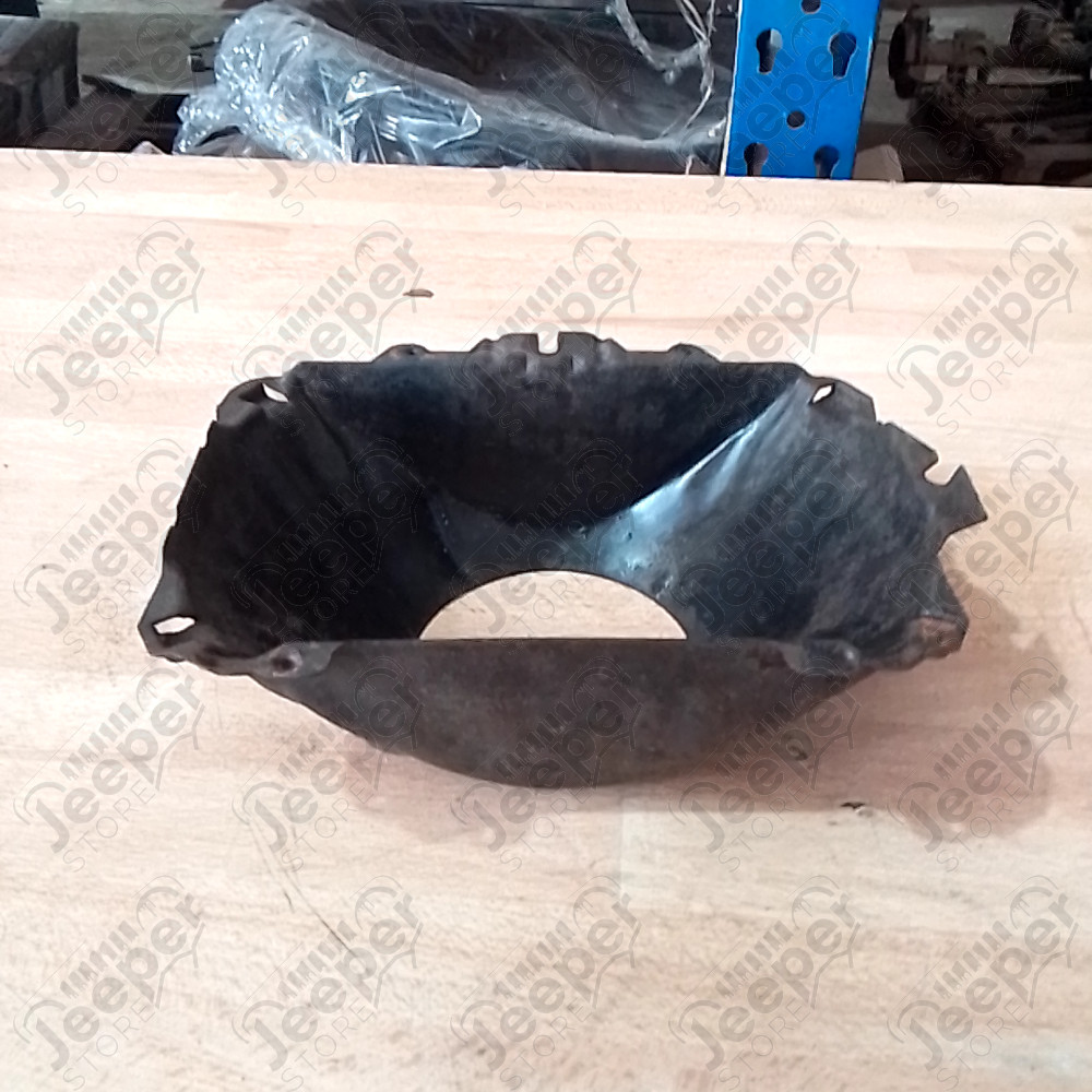 Occasion : Cuvelage pour phare avant gauche version europe pour Jeep Wrangler YJ