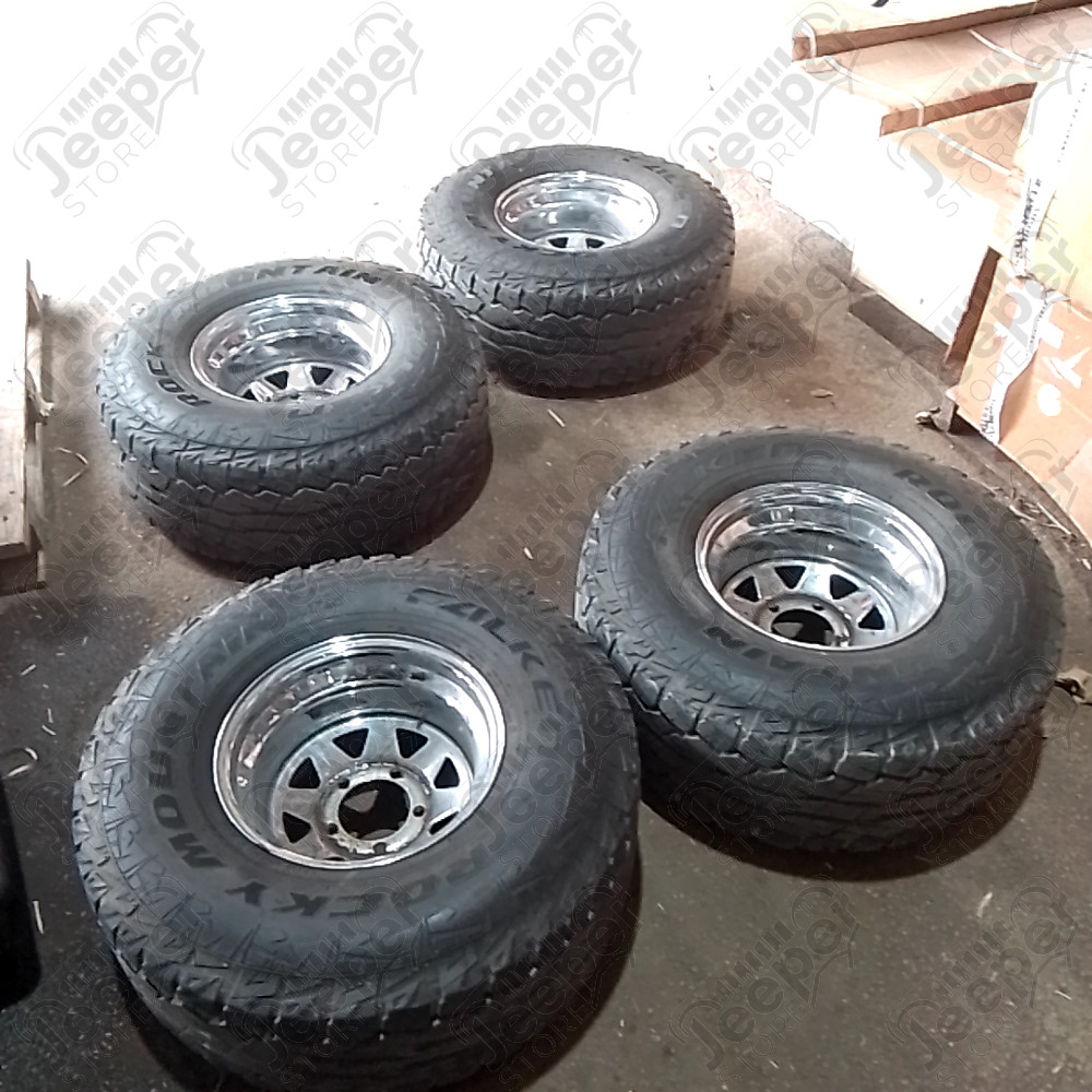 Occasion : Lot de 4 roues 33/12.50R15 (jantes chromée Triangular 5x139.7 + pneus Falken) pour Jeep FC150, CCSJ, GWSJ, SWSJ, WSJ, M715, WJT