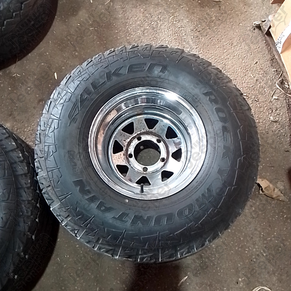 Occasion : Lot de 4 roues 33/12.50R15 (jantes chromée Triangular 5x139.7 + pneus Falken) pour Jeep FC150, CCSJ, GWSJ, SWSJ, WSJ, M715, WJT