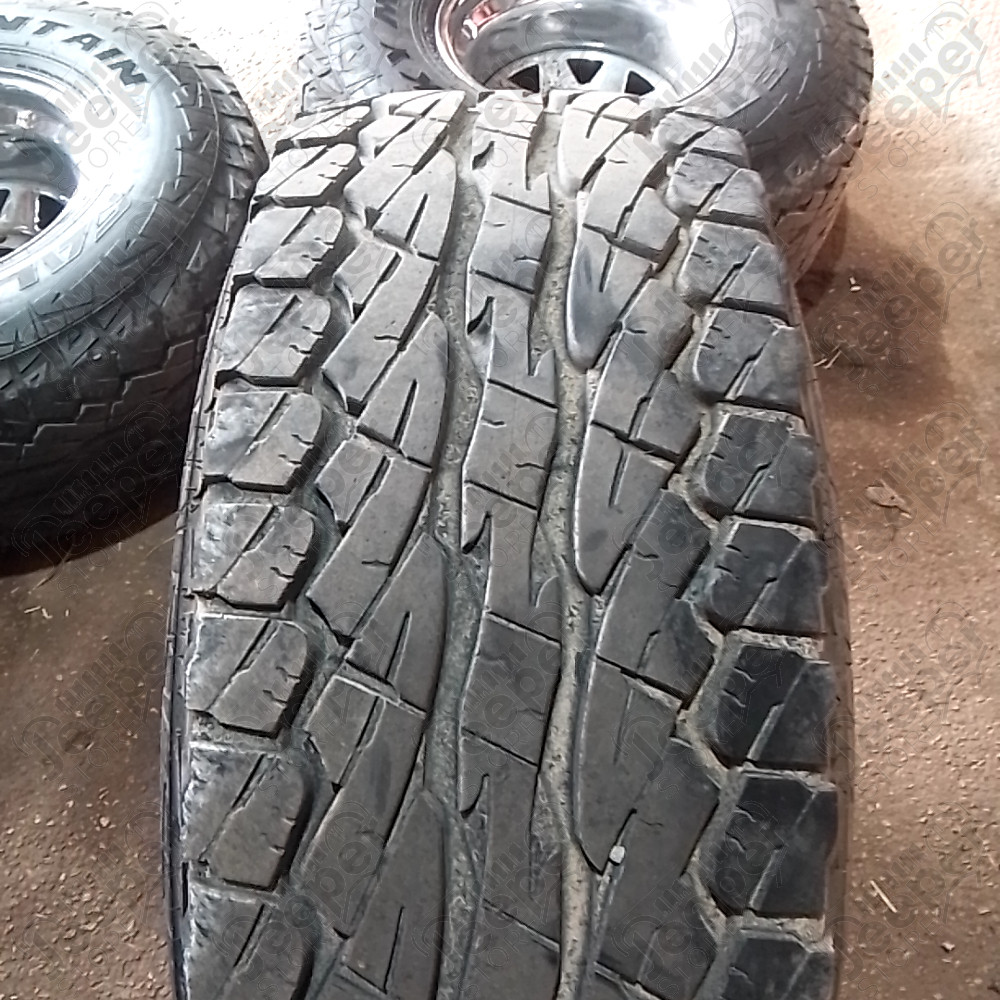 Occasion : Lot de 4 roues 33/12.50R15 (jantes chromée Triangular 5x139.7 + pneus Falken) pour Jeep FC150, CCSJ, GWSJ, SWSJ, WSJ, M715, WJT