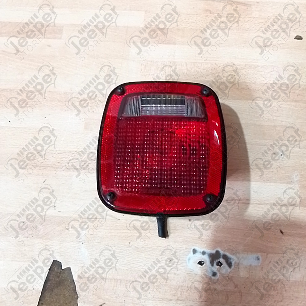 Occasion : Feu arrière droit modèle US pour Jeep CJ7, CJ8, YJ, TJ