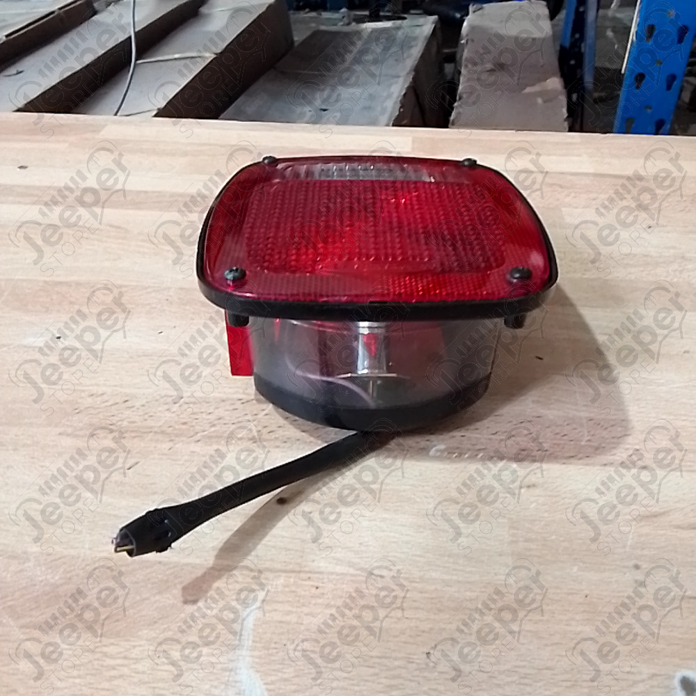 Occasion : Feu arrière gauche modèle US pour Jeep CJ7, CJ8, YJ, TJ