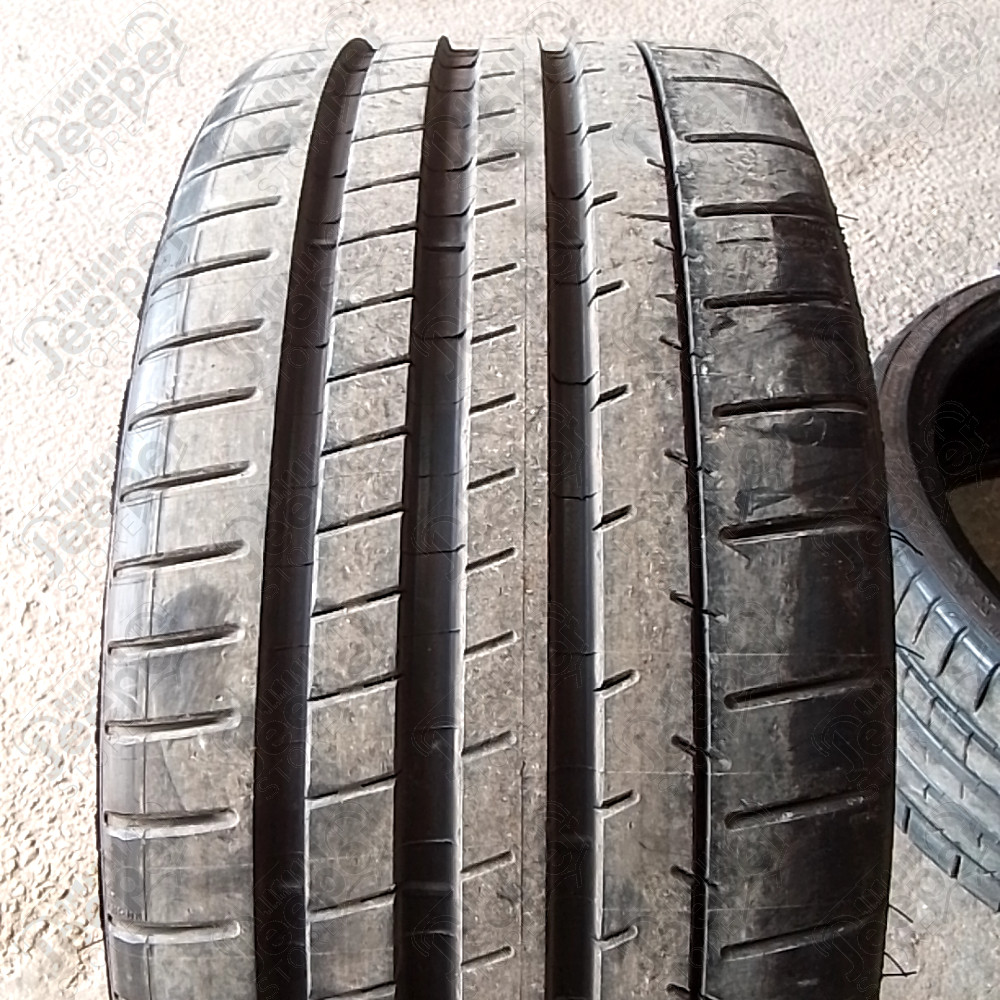Occasion : Lot de 2 pneus MICHELIN Pilot Super Sport 235/30ZR19 pour Jeep DIVERS, BV, BU, MP, MK, PMK, KL