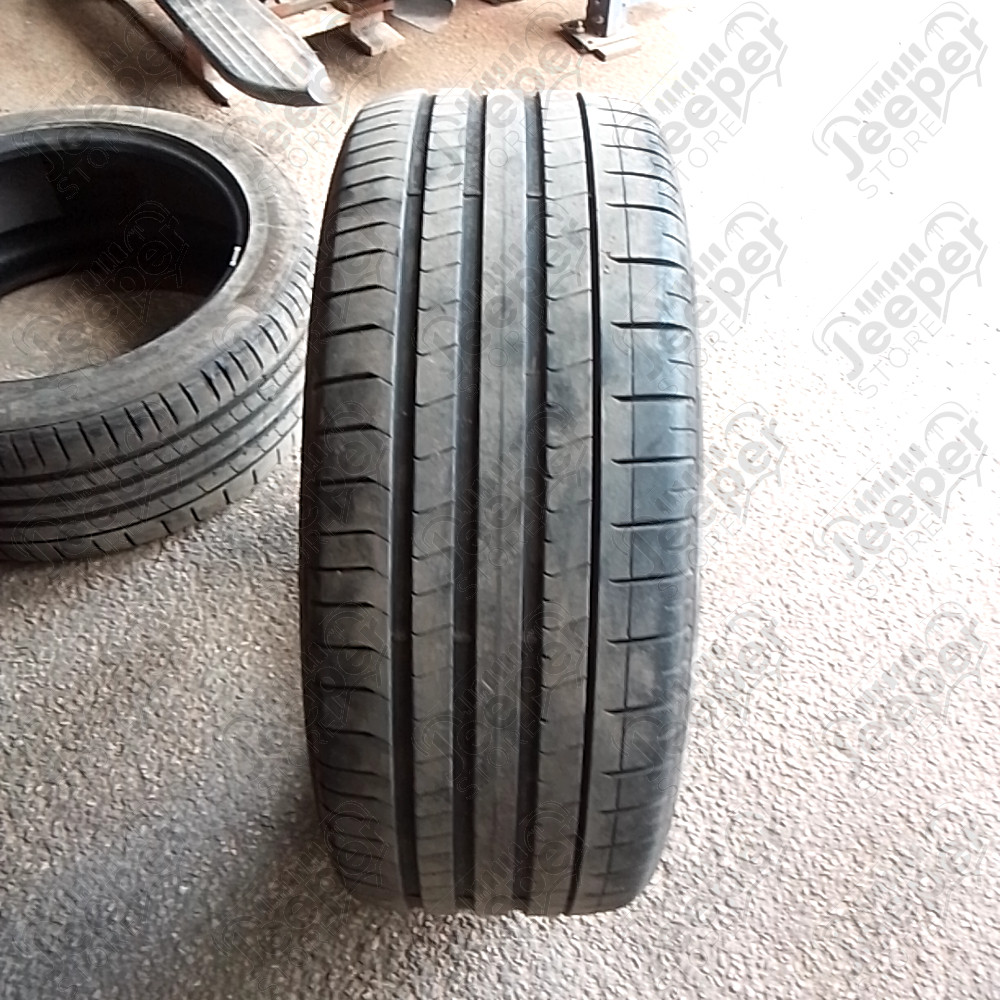 Occasion : Lot de 4 pneus PIRELLI PZero 275/45R21 pour Jeep WL, WK2, DIVERS