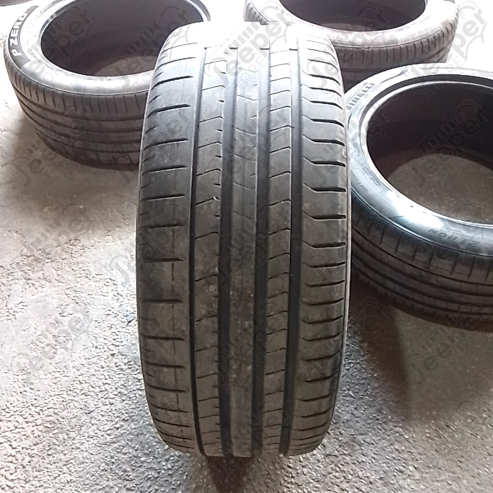Occasion : Lot de 4 pneus PIRELLI PZero 275/45R21 pour Jeep WL, WK2, DIVERS