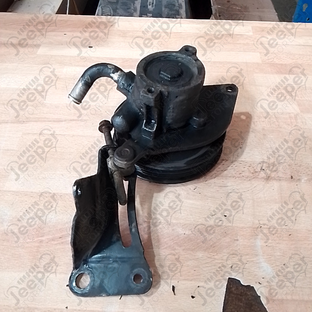 Occasion : Pompe de direction assistée avec tendeur pour 2.5L pour Jeep Wrangler YJ