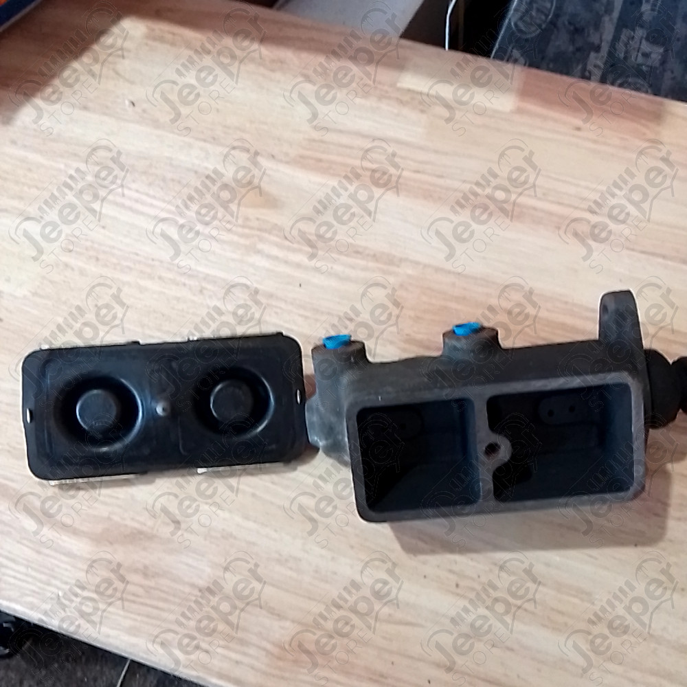 Occasion : Maître cylindre de frein pour Jeep CJ5