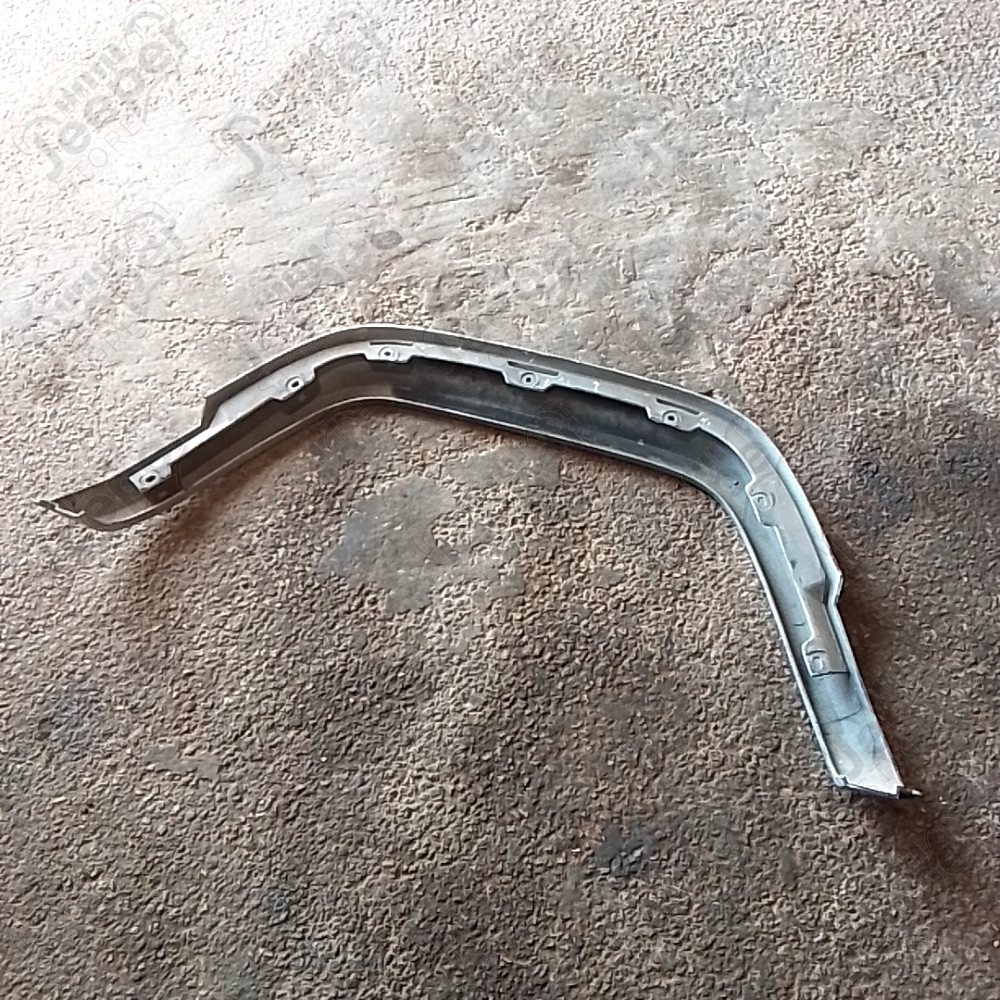 Occasion : Elargisseur d'aile arrière gauche gris pour Jeep Cherokee XJ