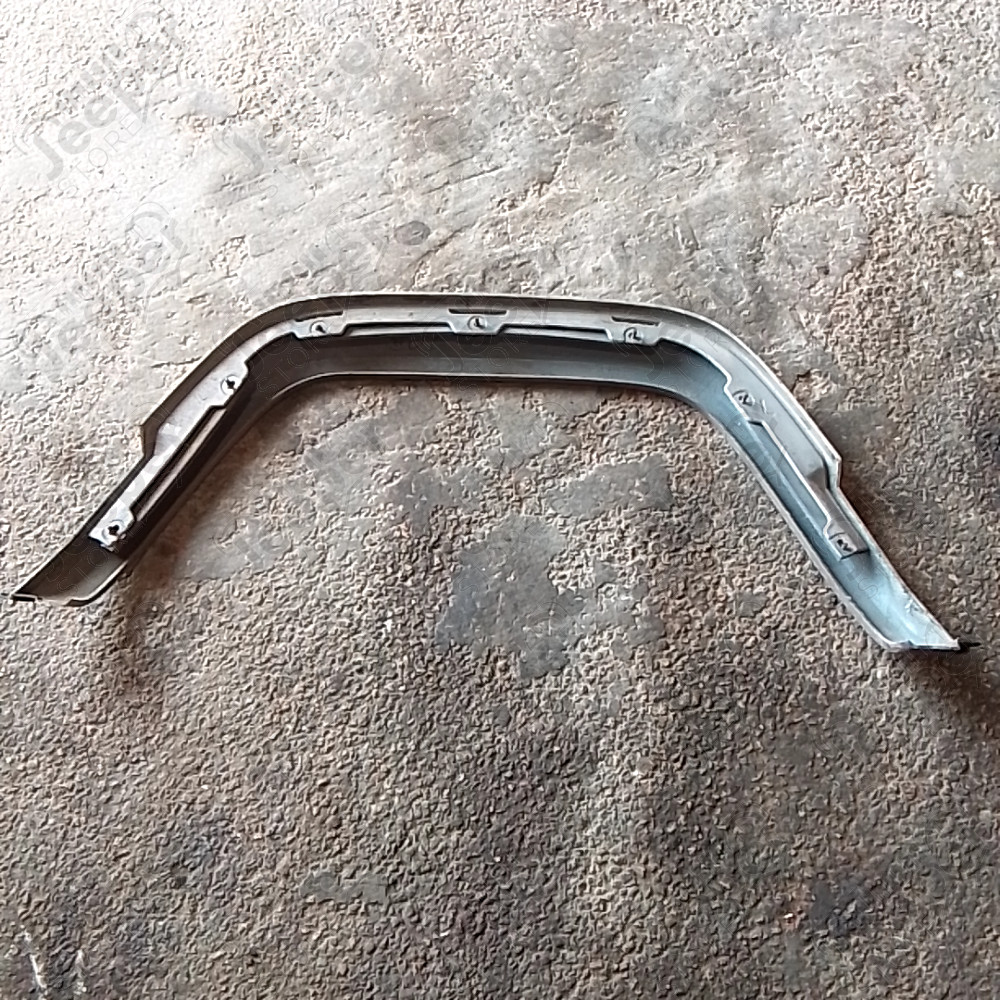 Occasion : Elargisseur d'aile arrière gauche gris pour Jeep Cherokee XJ