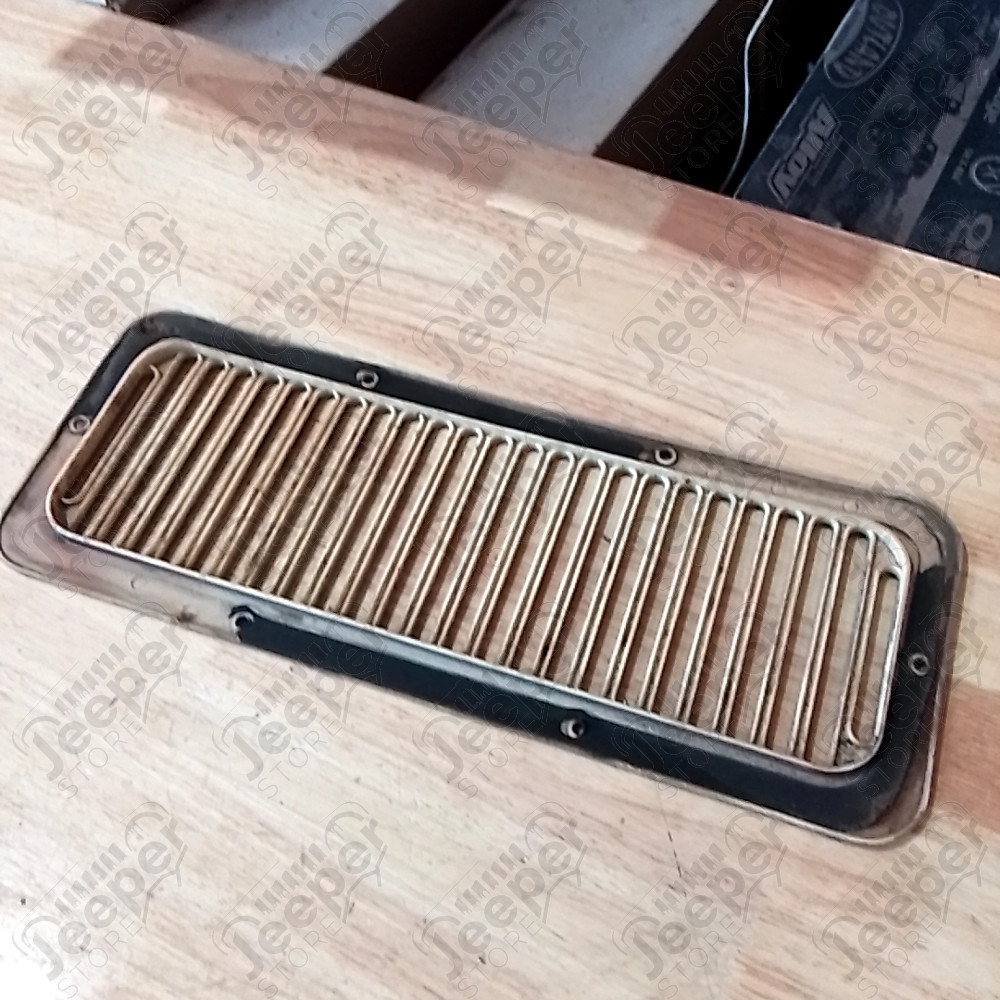 Occasion : Grille d'aération en plastique pour capot moteur bordeau pour Jeep Wrangler YJ