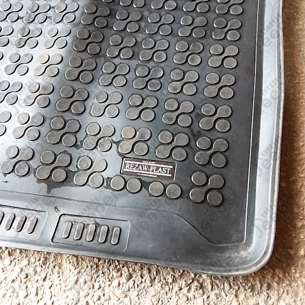 Occasion : Tapis de coffre en caoutchouc REZAW-PLAST pour Jeep Wrangler JK