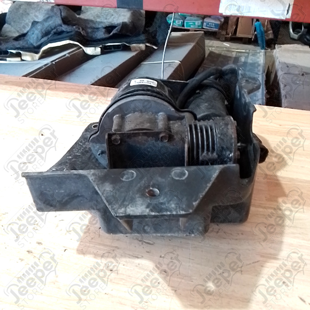 Occasion : Pompe de compresseur de suspension pneumatique arrière + support pour Cadillac Seville STS 4.6L V8 - 32 soupapes - 4 portes - Boite automatique 4 rapports