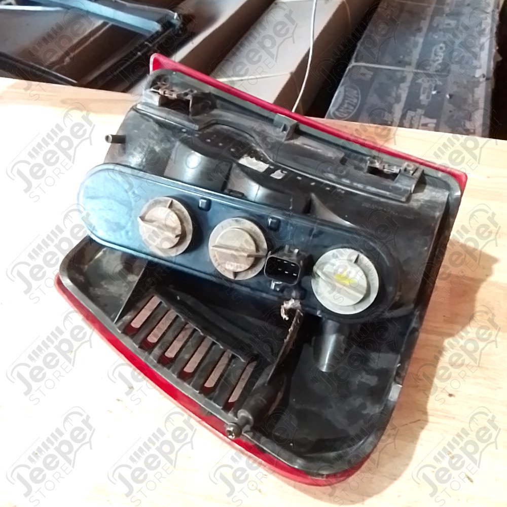 Occasion : Feu arrière gauche pour Jeep Grand Cherokee WJ, WG