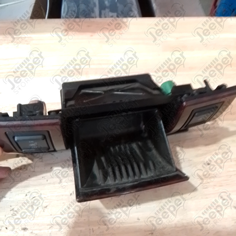 Occasion : Cendrier de console centrale avec commande de siège chauffant pour Jeep Grand Cherokee WJ, WG