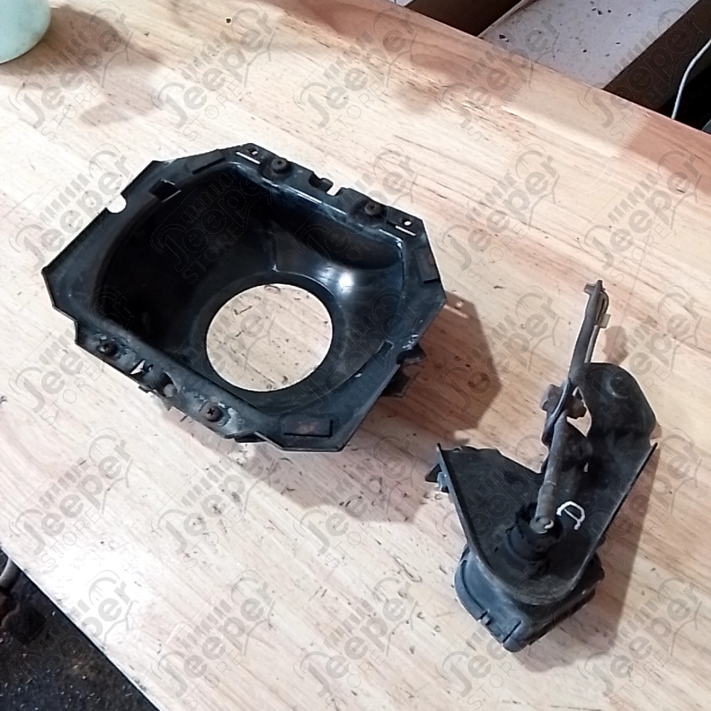 Occasion : Cuvelage pour phare avant droit avec réglage électrique pour Jeep Cherokee XJ