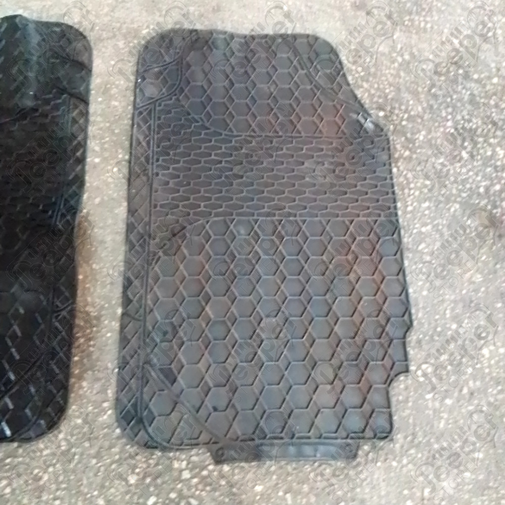 Occasion : Lot de 4 tapis caoutchouc pour Jeep Grand Cherokee WJ, WG