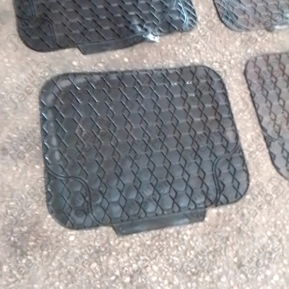 Occasion : Lot de 4 tapis caoutchouc pour Jeep Grand Cherokee WJ, WG