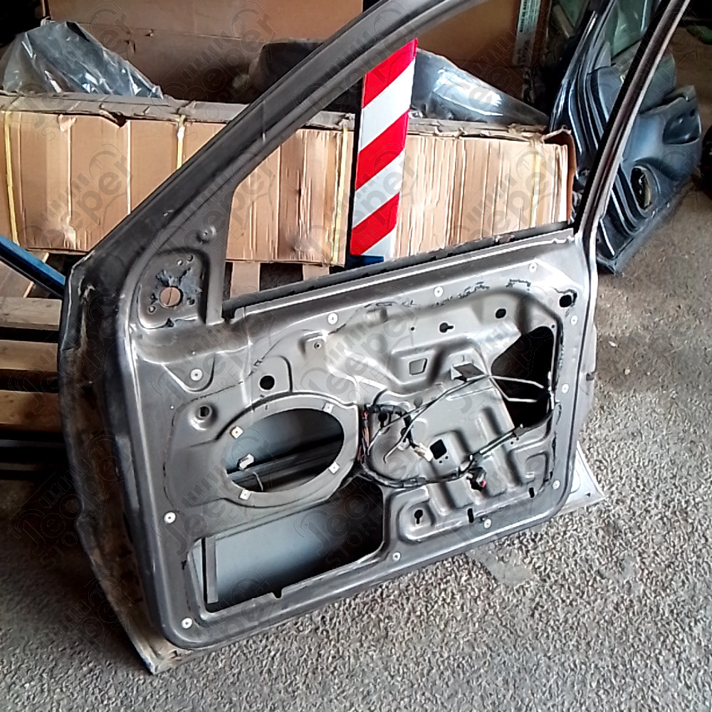 Occasion : Porte avant droite grise pour Jeep Grand Cherokee WJ, WG