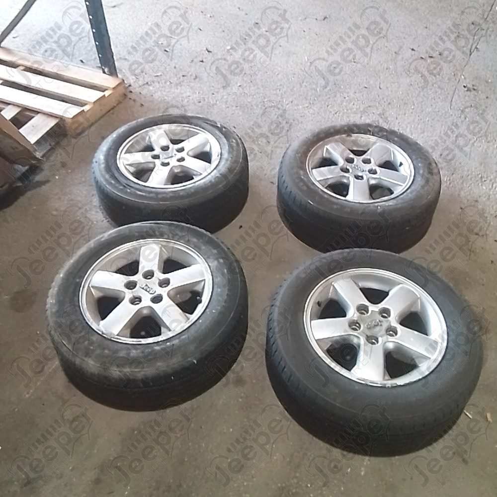 Occasion : Lot de 4 roues (jantes d'origine) + pneus GREMAX Capturar CH3 en 235/65R17 pour Jeep Grand Cherokee WJ, WG