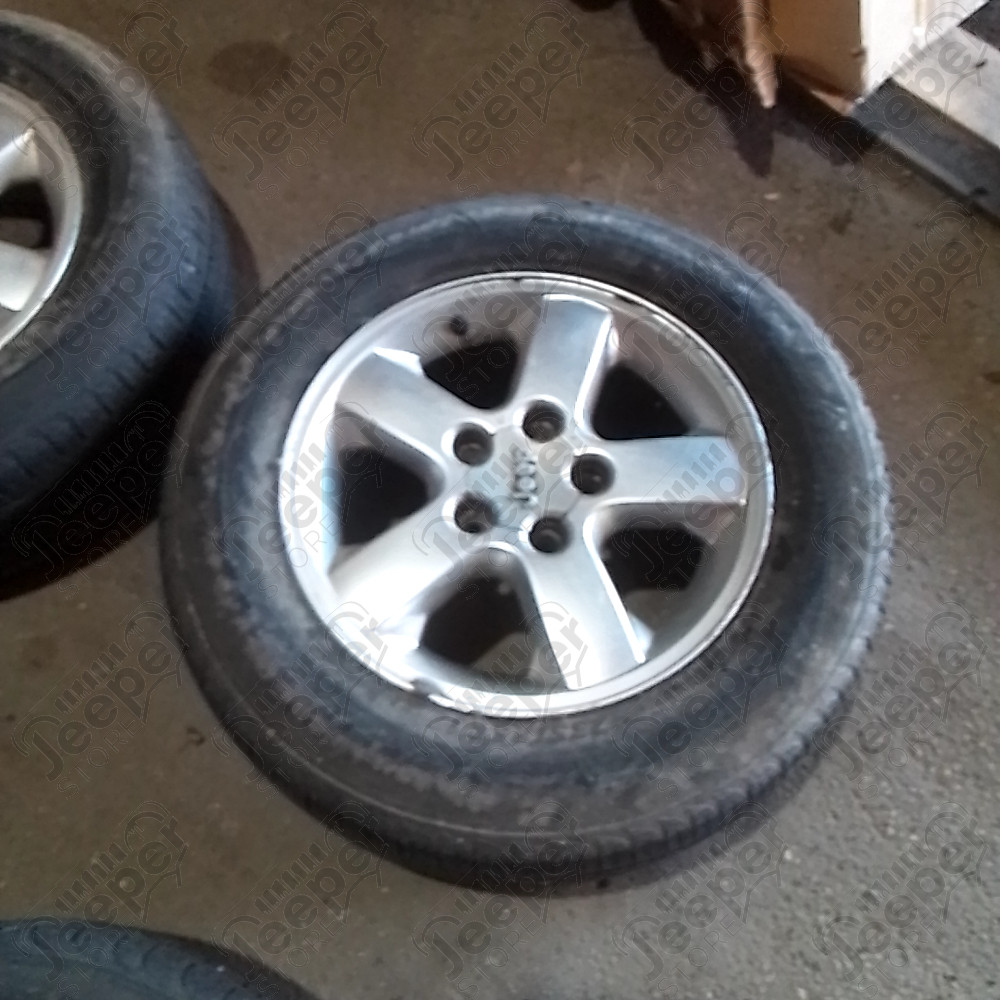 Occasion : Lot de 4 roues (jantes d'origine) + pneus GREMAX Capturar CH3 en 235/65R17 pour Jeep Grand Cherokee WJ, WG